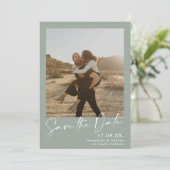 Elegantes Skript sage grün 2 Fotos Save the Date (Stehend Vorderseite)