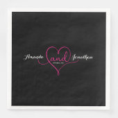 Elegantes Skript Schwarz mit rosa Herz Hochzeit Serviette (Vorderseite)