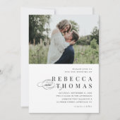 Elegantes Skript Schwarz und Weiß Hochzeit Einladung (Vorderseite)