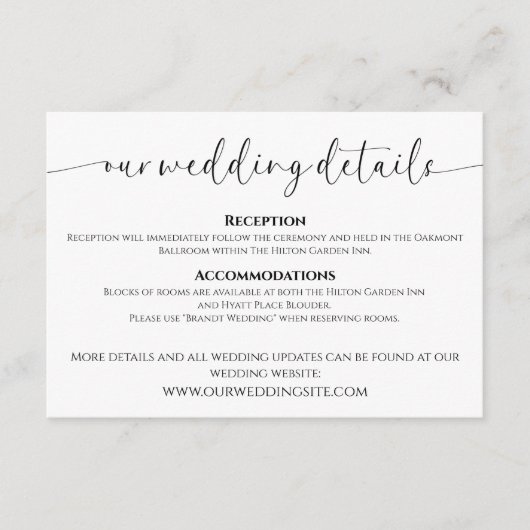 Elegantes Skript Schwarz und Weiß Hochzeitsdetails Begleitkarte (Vorderseite)