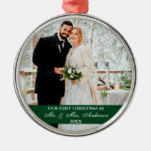 Elegantes Skript Unser erstes Weihnachtsgrün Ornament Aus Metall (Vorne)