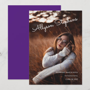 Elegantes Skript weißer Text Foto lila Abschluss Ankündigung