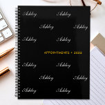 Elegantes Skriptnamensmuster Personalisiert Planer<br><div class="desc">Passen Sie den Text an und erstellen Sie einfach Ihren personalisierten Planer. Um den Hintergrund oder die Textfarbe zu ändern, klicken Sie auf ENTWURF BEARBEITEN. Sie können dieses Design auf andere Zazzle-Produkte übertragen und an die meisten Zazzle-Produkte anpassen. Standard Studio-Designs werden in hochauflösender Grafik für berufliche Drucke erstellt. Vielen Dank,...</div>