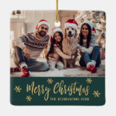 Elegantes Snowflake Grün und Gold Foto Weihnachten Keramikornament (Rückseite)