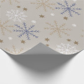 Elegantes Snowflake-Muster Beige Geschenkpapier (Ecke)
