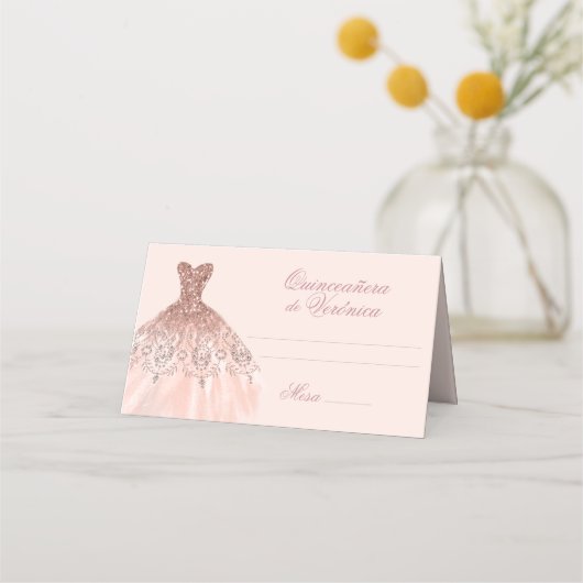 Elegantes Spanisch Quinceañera Mis Quince Pink Ros Platzkarte (Vorderseite)