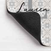 Elegantes spanisches Fliesen-Monogramm-Schriftname Mousepad (Ecke)