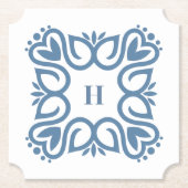 Elegantes Staubblau-Monogramm-Skript Untersetzer (Vorderseite)
