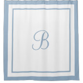 Elegantes Staubblau-Rand-Schriftmonogramm Duschvorhang (Vorderseite)