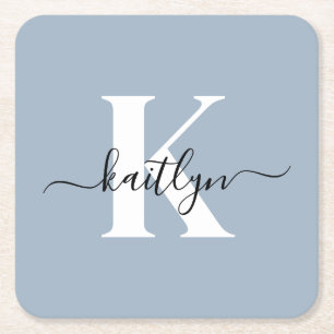 Elegantes staubblaues Skript-Monogramm Rechteckiger Pappuntersetzer