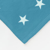 Elegantes Sternmuster auf blauen Streifen Fleecedecke (Ecke)