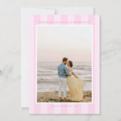 Elegantes Striped Pastellrosa Skript Save the Date (Rückseite)