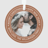 Elegantes Terracotta Christmas Monogram Foto Ornament (Rückseite)