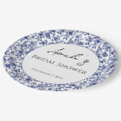 Elegantes Toile Blue Floral Brautparty Pappteller (Schrägansicht)