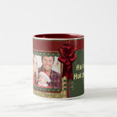 Elegantes traditionelles Weihnachtsdesign Zweifarbige Tasse (Mittel)