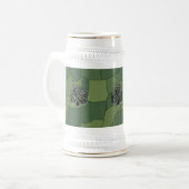 Elegantes trendiges Irish Kleeblatt Patchwork Bierglas (Vorderseite Links)