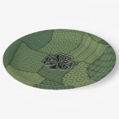 Elegantes trendiges Irish Kleeblatt Patchwork Pappteller (Schrägansicht)