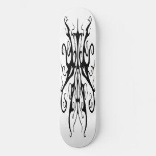 Elegantes Tribal Tattoo Design - Schwarz/Weiß Skateboard