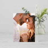 Elegantes Typografisches Foto Save the Date Folie Einladungspostkarte (Stehend vorne)