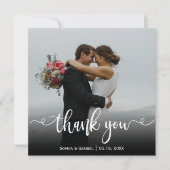 Elegantes Typografy Wedding Foto Dankeschön Karte (Vorderseite)