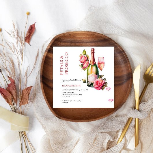 Elegantes und schicke Petals und Prosecco-Brautpar Einladung