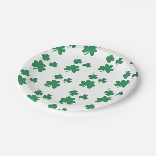 Elegantes und schicke St. Patrick Day Gastgeschenk Pappteller (Schrägansicht)