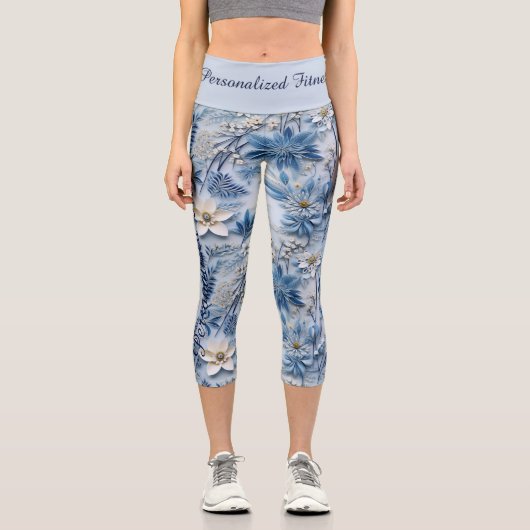 Elegantes und Whimsical Blue Floral Summer Pattern Capri Leggings (Vorderseite)
