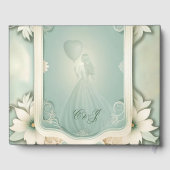 Elegantes, weiches, grünes Blumendesign. Gästebuch (Rückseite)