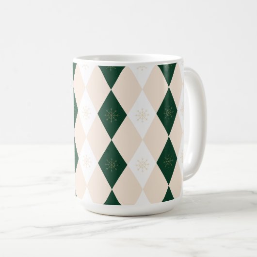 Elegantes Weihnachts-Harlequin-Muster mit Schneefl Kaffeetasse (VorderseiteRechts)