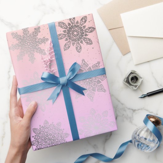 Elegantes Weihnachtsschneeflockenmuster holografis Geschenkpapier (Schenken)