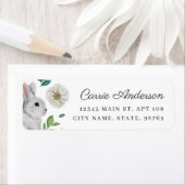 Elegantes Weiß Kaninchen und Rose Frühlingsadresse (Insitu)