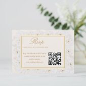 Elegantes Weißes Blumen Ivory Gold QR RSVP Karte (Stehend Vorderseite)