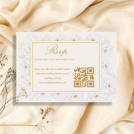 Elegantes Weißes Blumen Ivory Gold QR RSVP Karte