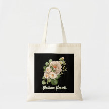 Elegantes weißes Blumenbouquet mit grünen Blättern