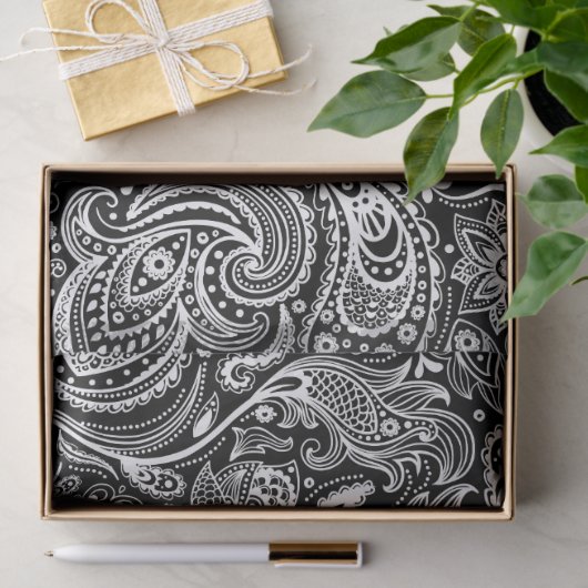 Elegantes weißes Blumenpaisley im Hintergrund Seidenpapier (Geschenk)