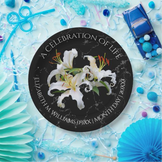 Elegantes Weißes Orientales Lilies Feiern des Lebe Pappteller (Party)