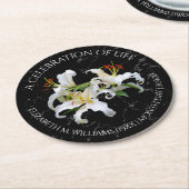 Elegantes Weißes Orientales Lilies Feiern des Lebe Runder Pappuntersetzer (Angewinkelt)