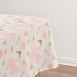 Elegantes Wellness-Center mit Bademantel, Haartroc Tischdecke