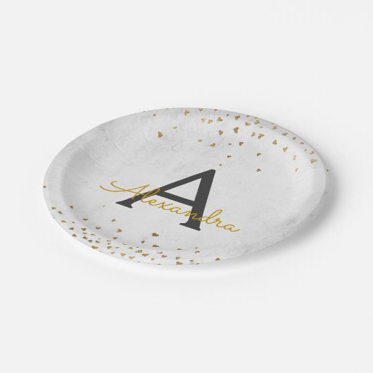 Elegantes White and Gold Foil Confetti Monogramm Pappteller (Schrägansicht)