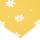 Elegantes White Daisy Blume Sonniges Gelbes Brunch Tischdecke (Schrägansicht)