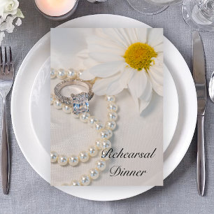 Elegantes White Daisy Hochzeit Probe Dinner Einladung