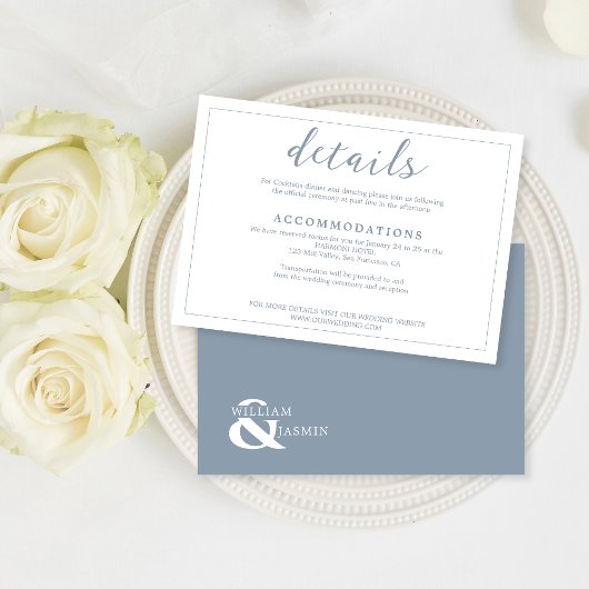 Elegantes White & Dusty Blue Border Script Hochzei Begleitkarte