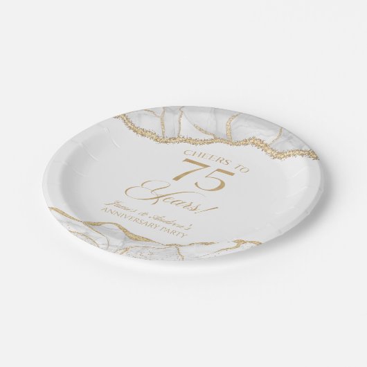 Elegantes White Gold Agate 75-jähriges Party Pappteller (Schrägansicht)
