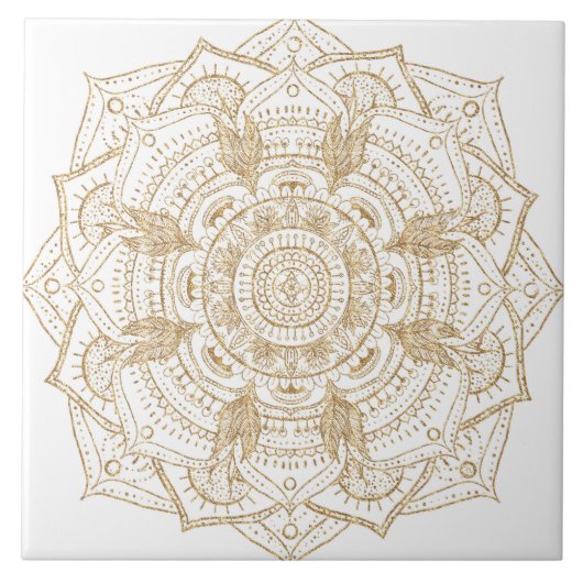 Elegantes White & Gold Mandala Handgezeichnetes De Fliese (Vorderseite)
