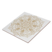 Elegantes White & Gold Mandala Handgezeichnetes De Fliese (Seite)