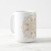 Elegantes White & Gold Mandala Handgezeichnetes De Kaffeetasse (Vorderseite Links)