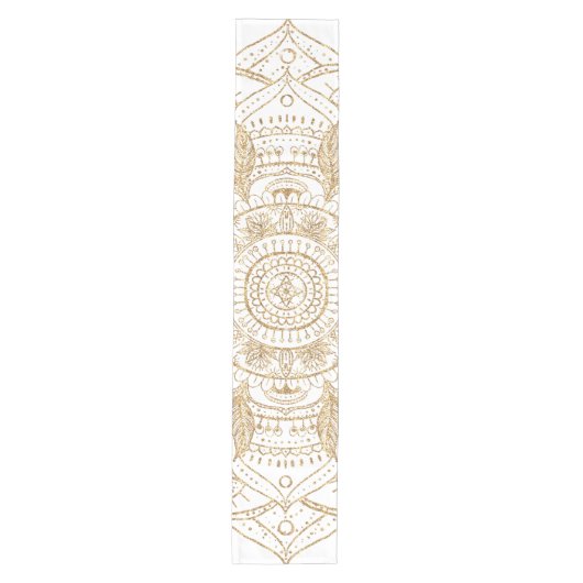 Elegantes White & Gold Mandala Handgezeichnetes De Mittelgroßer Tischläufer (Vorderseite)