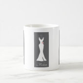 Elegantes White Gown on Gray - Stilvolles, einfach Kaffeetasse (Mittel)