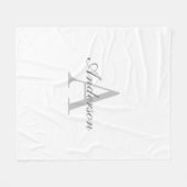 Elegantes White & Gray Monogramm Fleecedecke (Vorderseite (Horizontal))