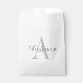 Elegantes White & Gray Monogramm Geschenktütchen (Vorderseite)